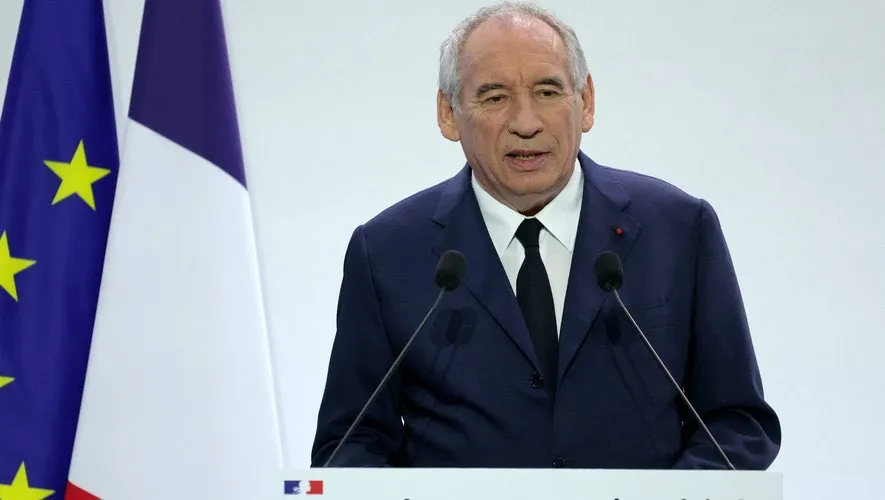 Le Premier ministre présente le budget 2026 à la presse