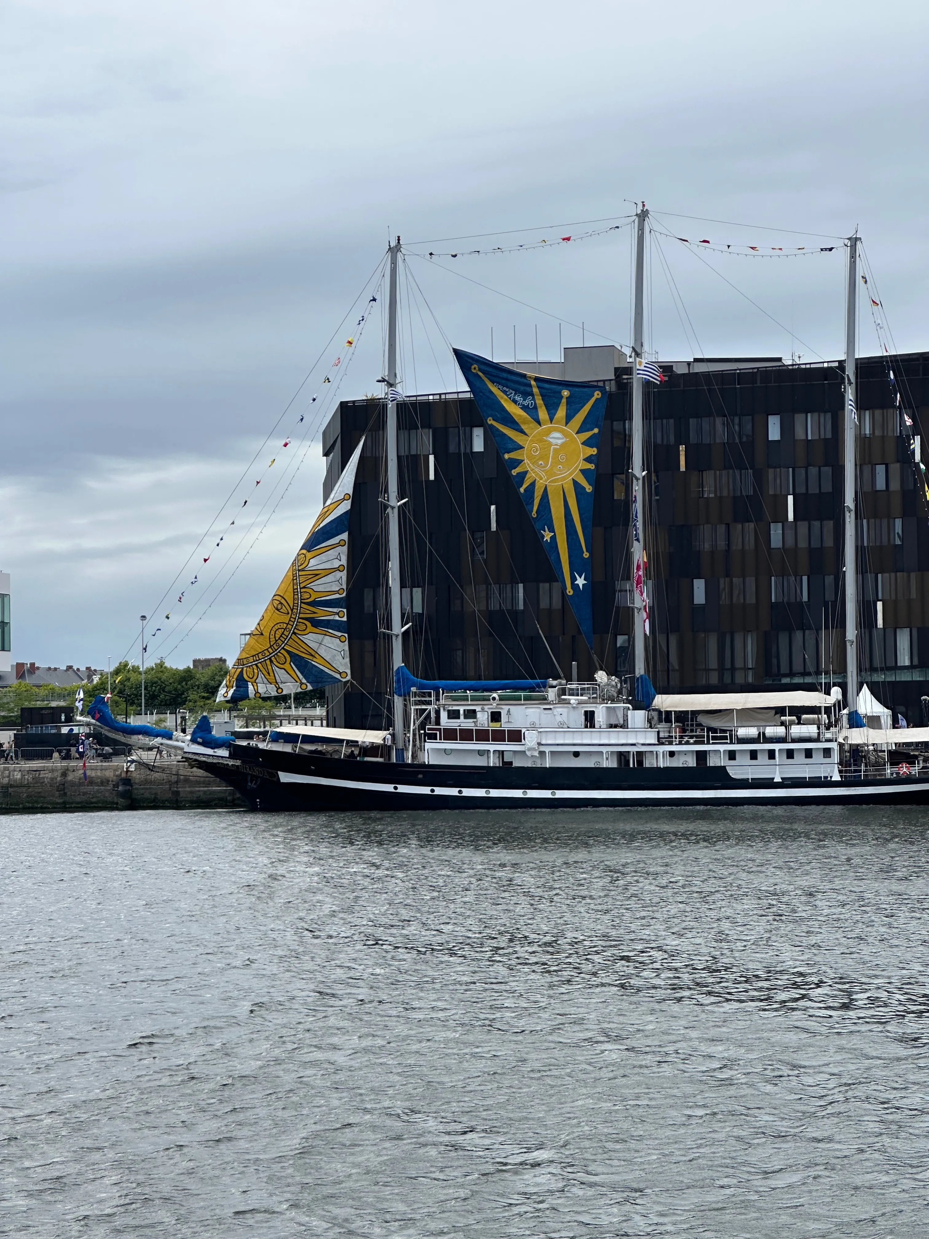 Le voilier Captain Miranda aux quais du Havre